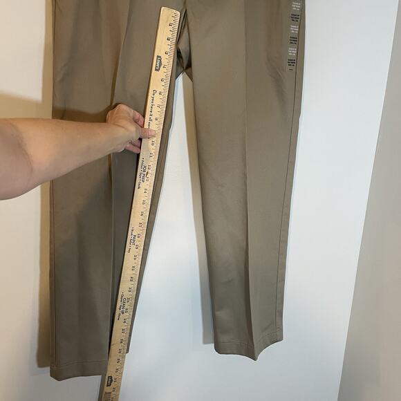 Van Heusen Non-Iron Flex Waistband Classic Fit Mens Dress Pants Tan Beige 33x29 - Picture 4 of 10